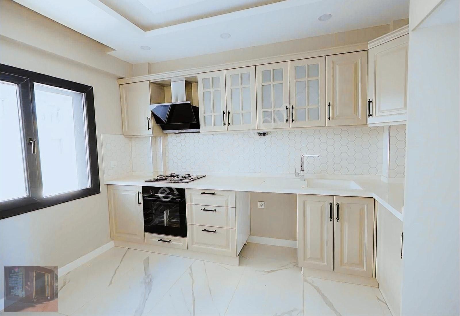 Güçlü Kardeşler Güre Merkezde Manzaralı 4+2 Lüks Trıblex Villa'r - Görsel 17