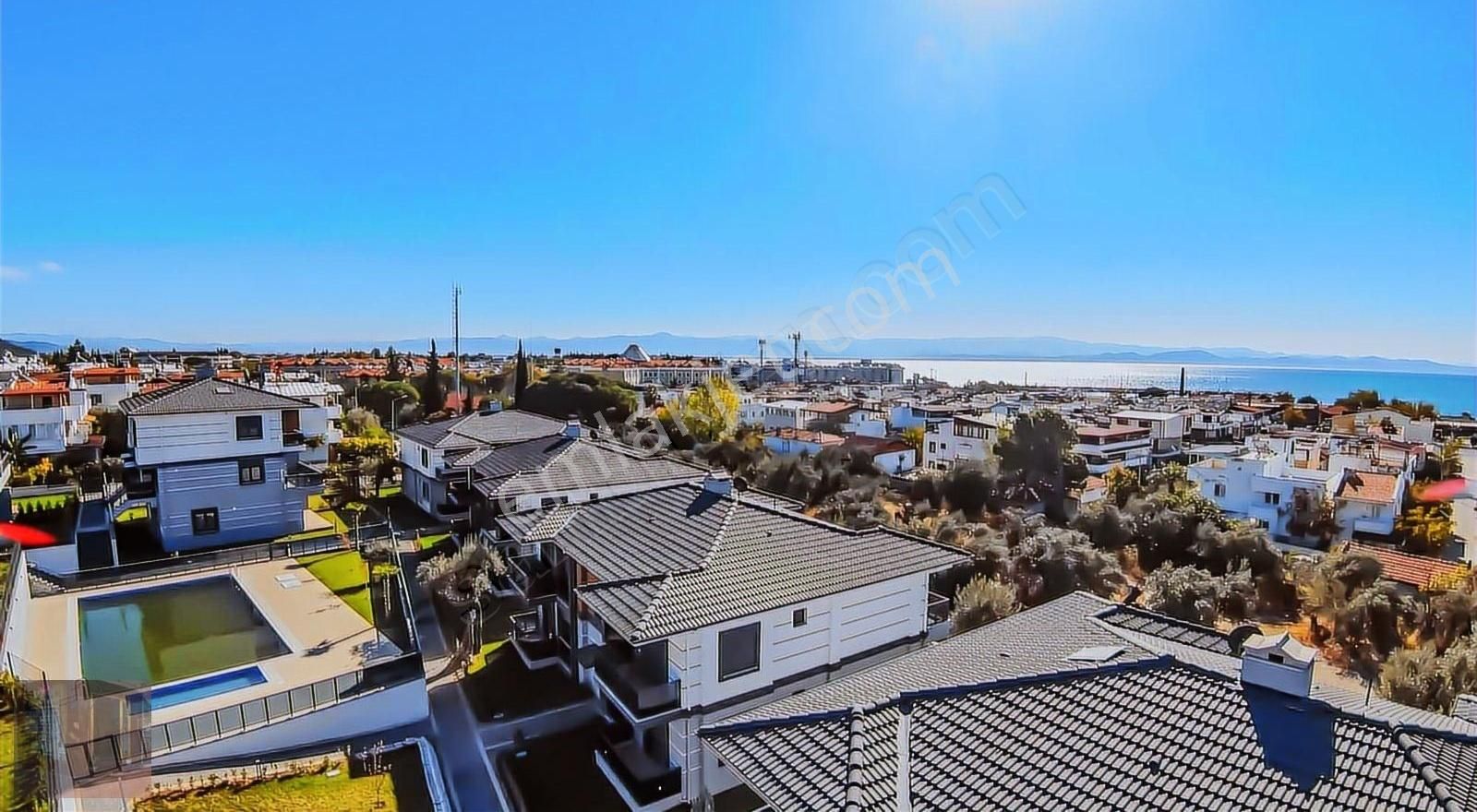 Güçlü Kardeşler Güre Merkezde Manzaralı 4+2 Lüks Trıblex Villa'r - Görsel 5