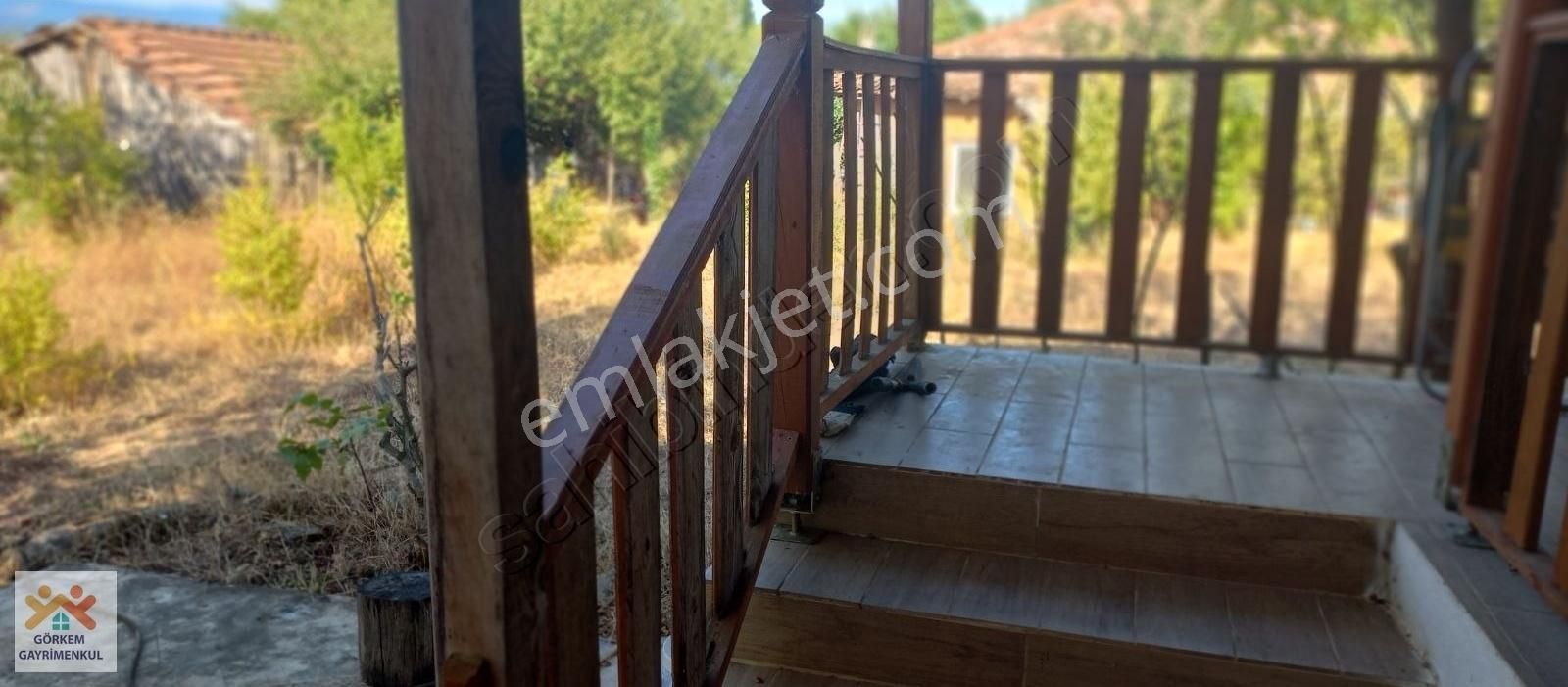 Yenice Akköy Köyü Satılık Villa İmarlı GÖRKEMDEN ,EN AZ 6 VİLLALIK %40 İMARLI ,İÇİNDE EV OLAN ARSA