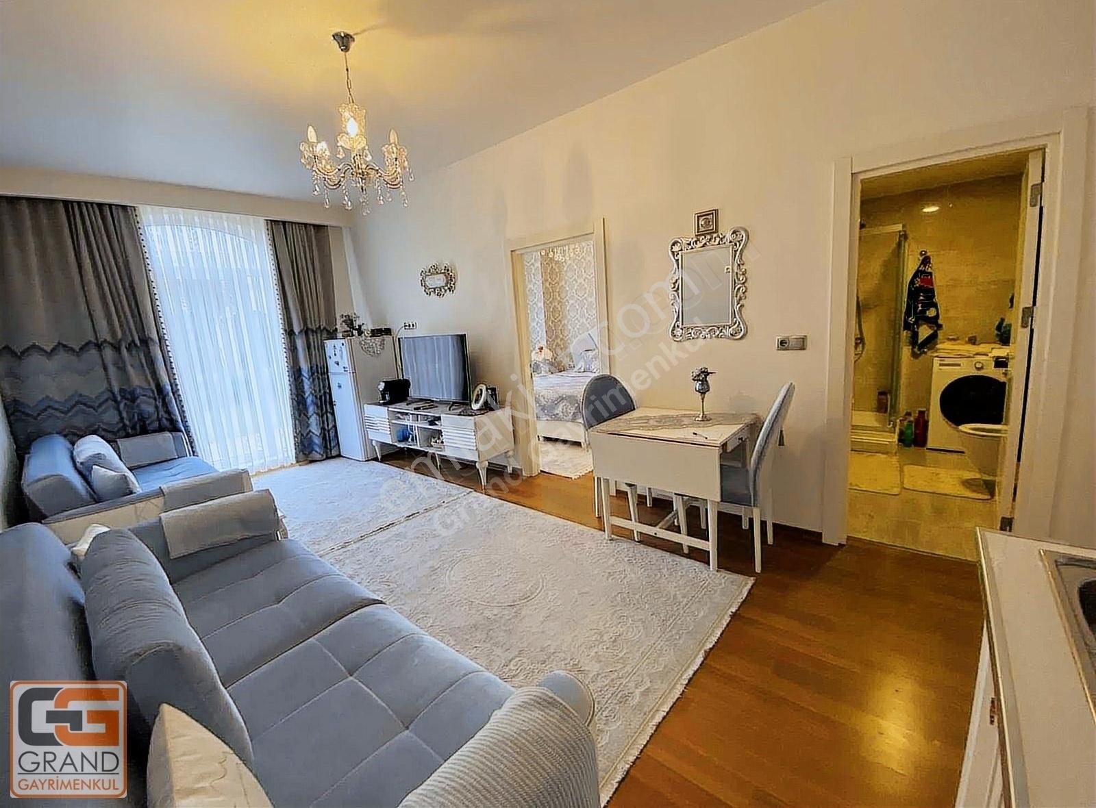 Pendik Yenişehir Satılık Daire ELİT GRAND PALAS'DA BAHÇE KULLANIMLI 1+1 ....18.000TL KİRACILI