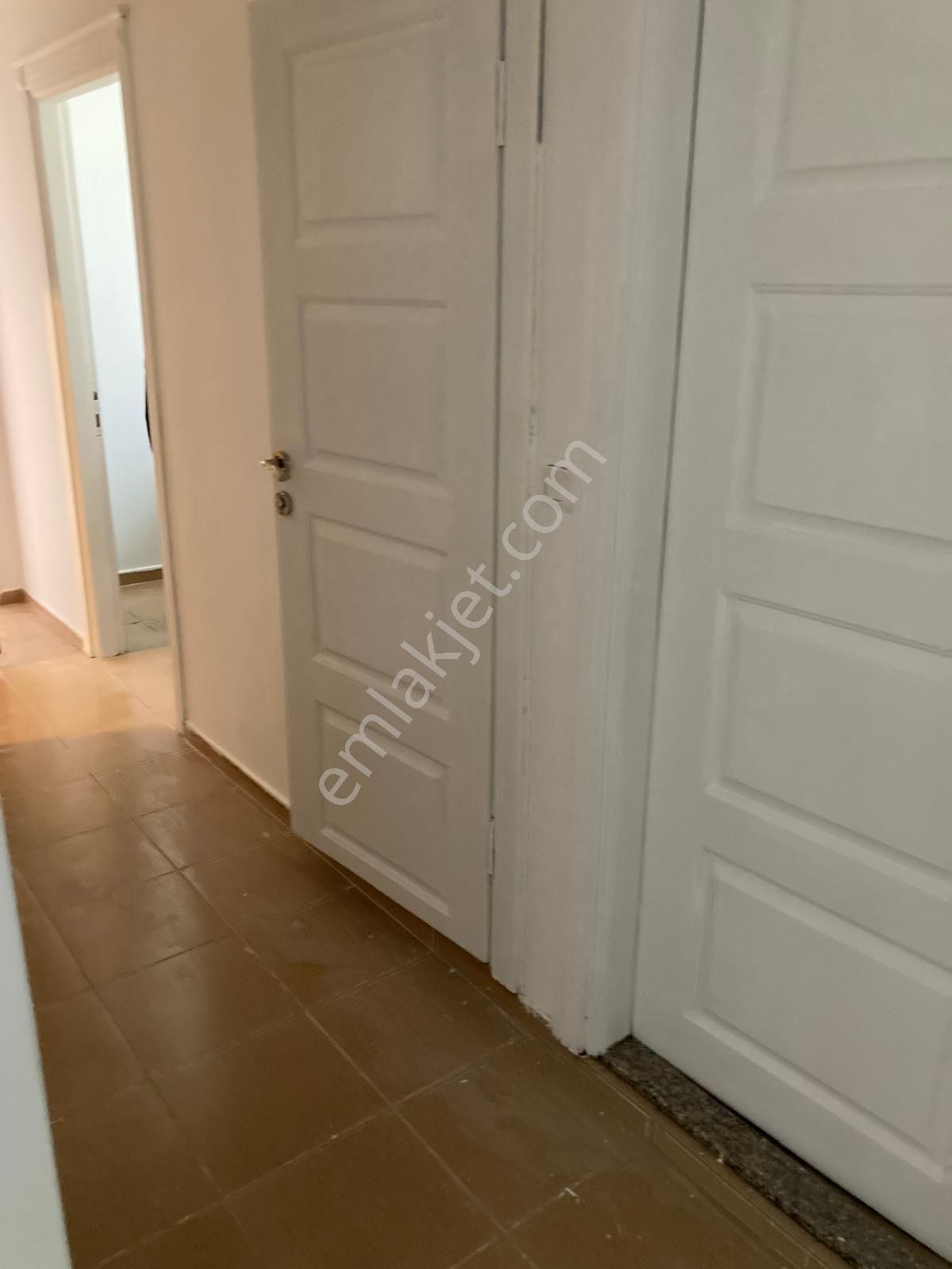 Ümraniye Site Mahallesi Atay Caddesi Bahce Katı İçi Temiz