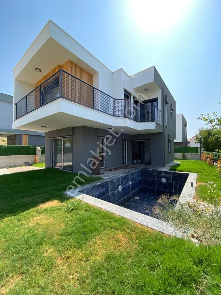 Kuşadası Güzelçamlı Satılık Villa  MÜSTAKİL ÖZEL HAVUZLU 3+1 SATILIK VİLLA