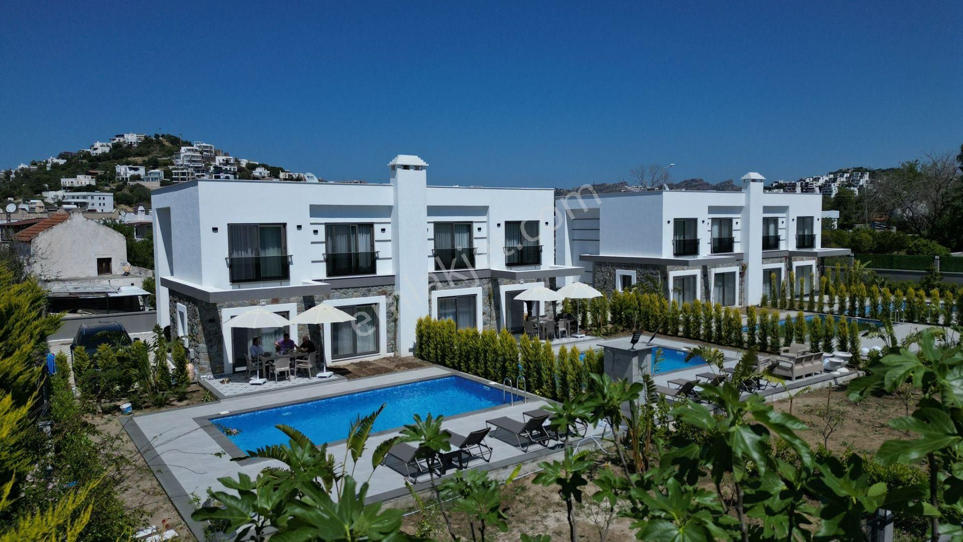 Bodrum Yalıkavak Satılık Villa  Bodrum Yalıkavak'ta Satılık Denize 50 Metre 2+1 İkiz Villa