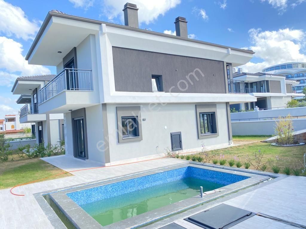 Kuşadası Güzelçamlı Satılık Villa  KUŞADASI GÜZELÇAMLIDA ÖZEL HAVUZLU 3+1 SATILIK VİLLA