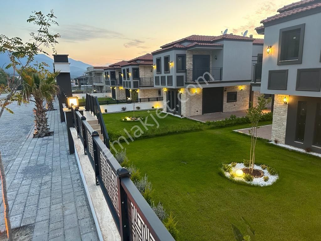 Kuşadası Güzelçamlı Satılık Villa  SİTE İÇERİSİNDE MÜSTAKİL ÖZEL HAVUZLU SATILIK VİLLA