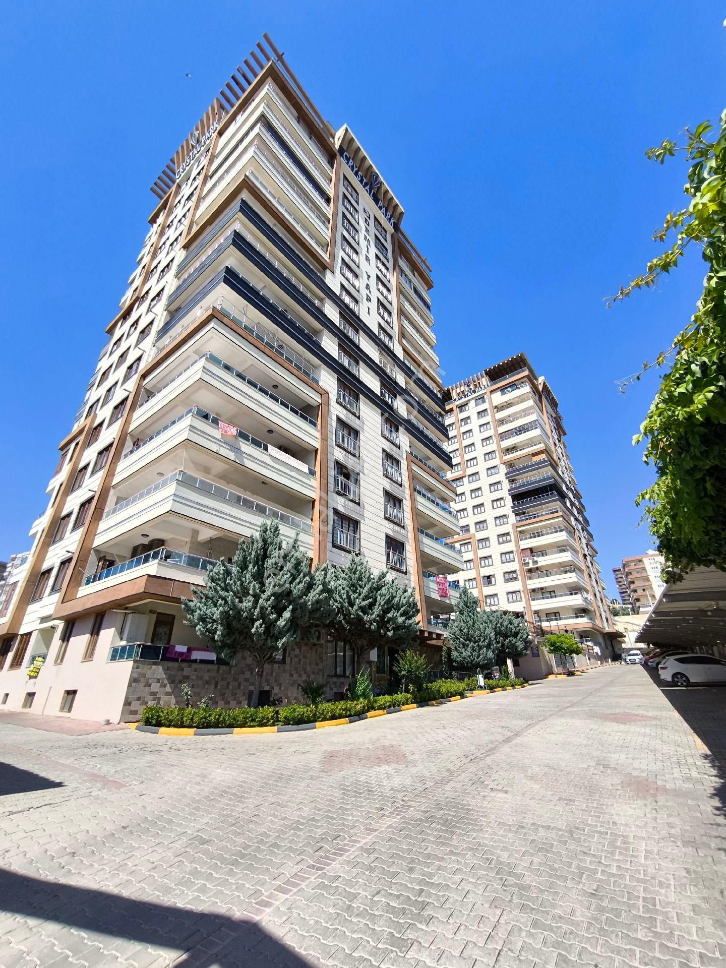 Karaköprü Akbayır Satılık Daire 📌Cennet Gayrimenkuldan Crystal Park Sitesinde Satılık 3+1 Düz Giriş