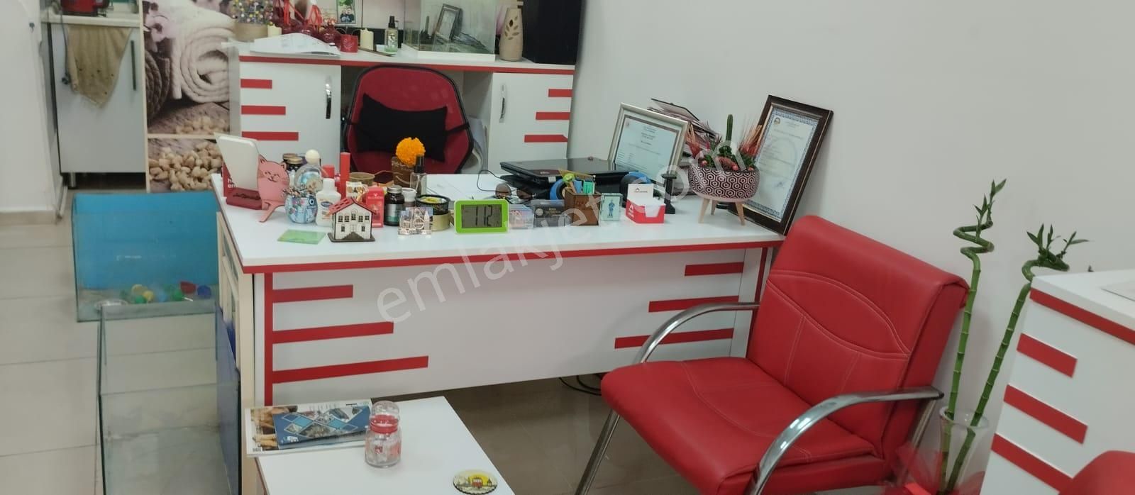 Kocaeli Körfez Kiralık Büro  YARIMCAPARK İŞMERKEZİNDE KİRALIK EŞYALI OFİS-BÜRO