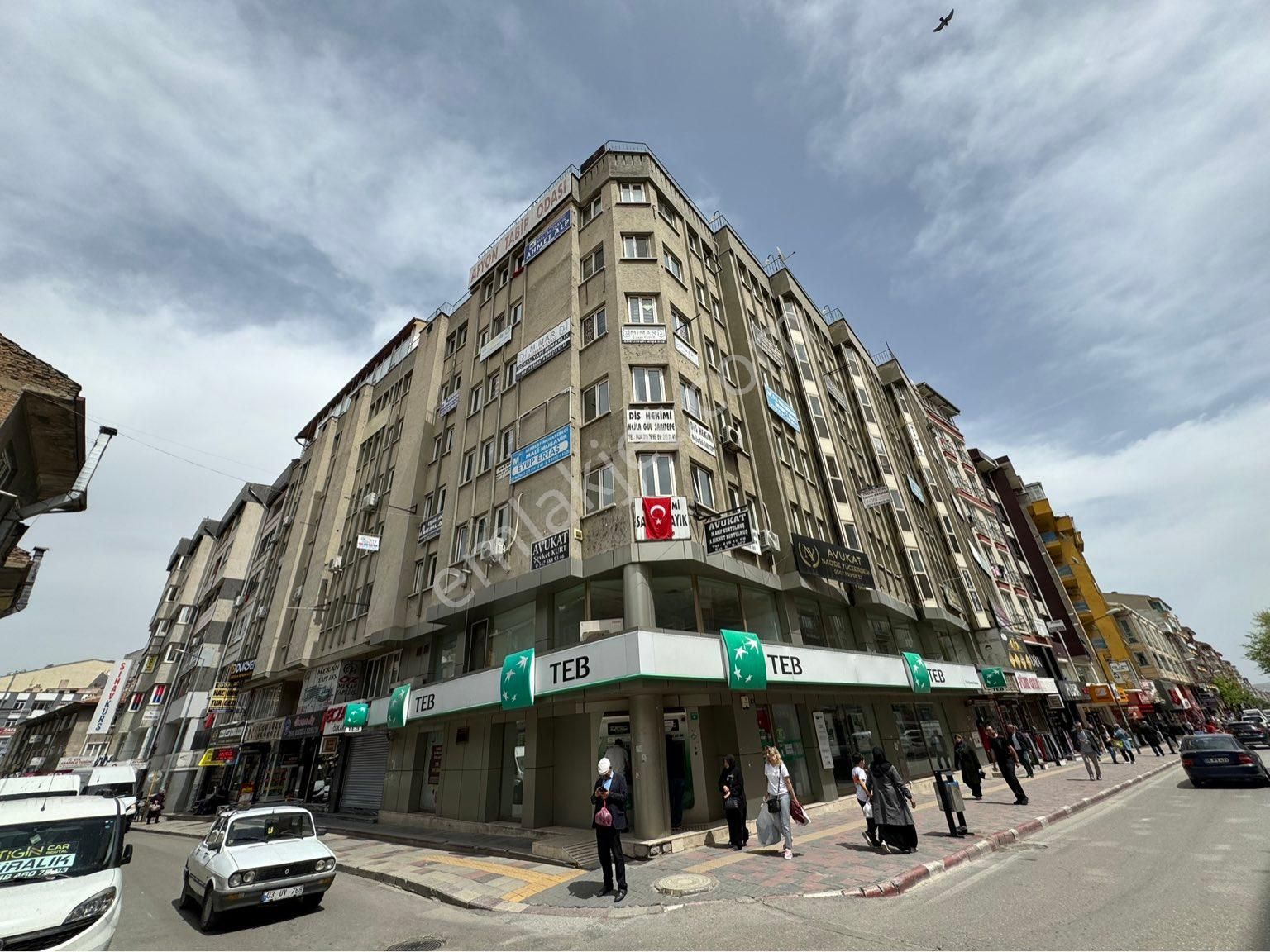 Afyonkarahisar Afyonkarahisar Merkez Kiralık Büro Davulcuoğlu İşhanı Çarşı Merkezde Geniş Büro Ofis