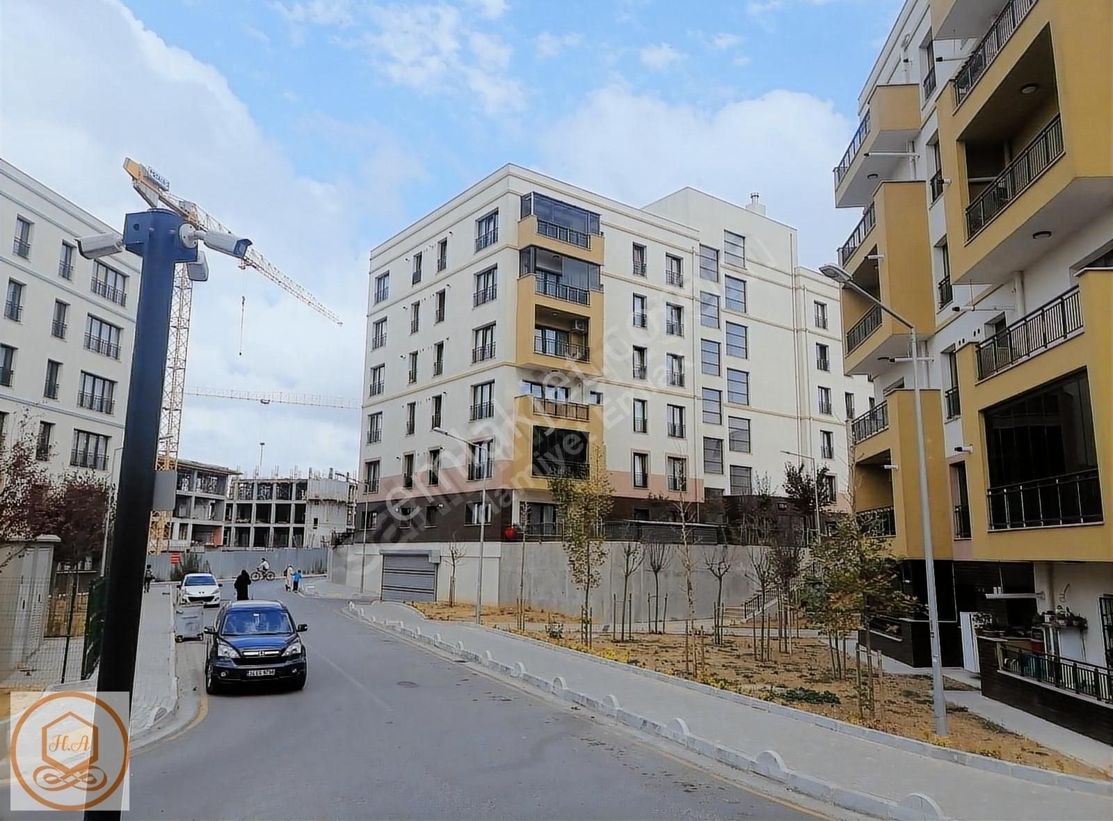 Esenler 15 Temmuz Satılık Daire HAMİYET EMLAK' TAN 15 TEMMUZ EVLERİ'NDE 3+1 115 m² SATILIK DAİRE