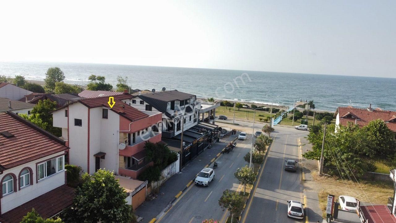 Cadde Üzerinde Kapanmaz Deniz Manzaralı 3 Daireli Müstakil Konut