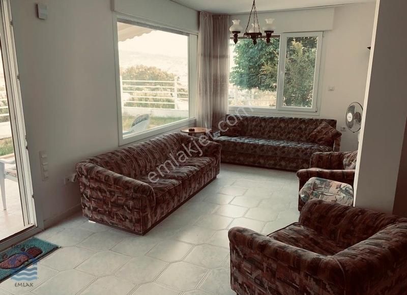 Foça İsmetpaşa Kiralık Daire Eski Foça'da Full Deniz Manzaralı & Bahçeli 2+1 Kiralık Daire