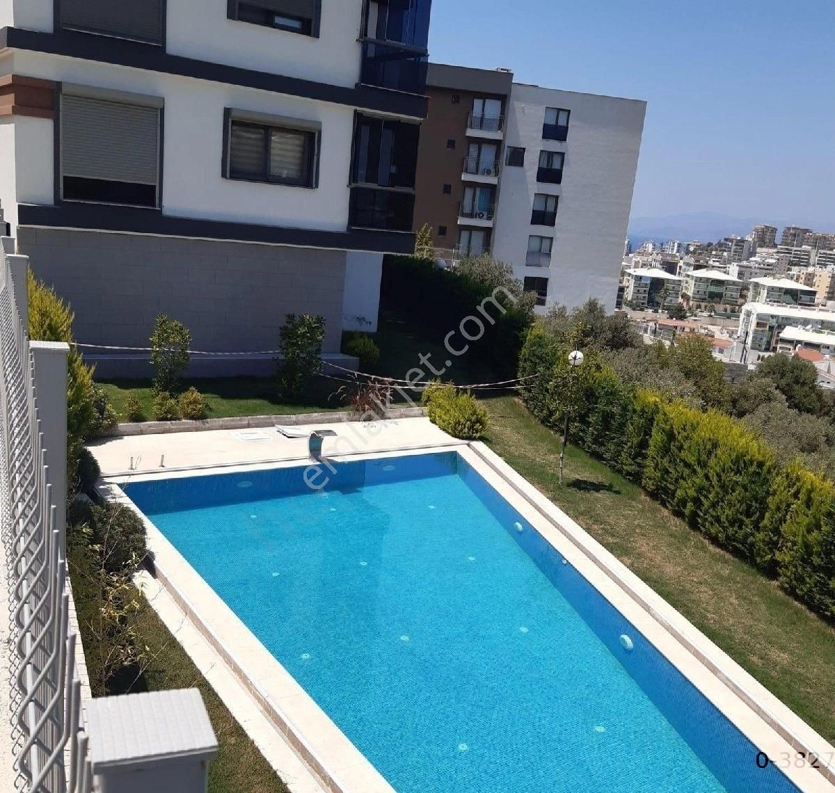 Kuşadası İkiçeşmelik Satılık Residence Full eşyalı 1+1 residanz dairesi