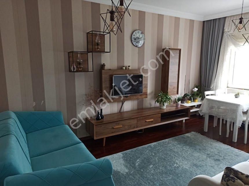 Küçükçekmece Atakent Satılık Daire  Küçükçekmece Atakent Orkide 2 de Arakat Satılık 2+1 84m2 Daire