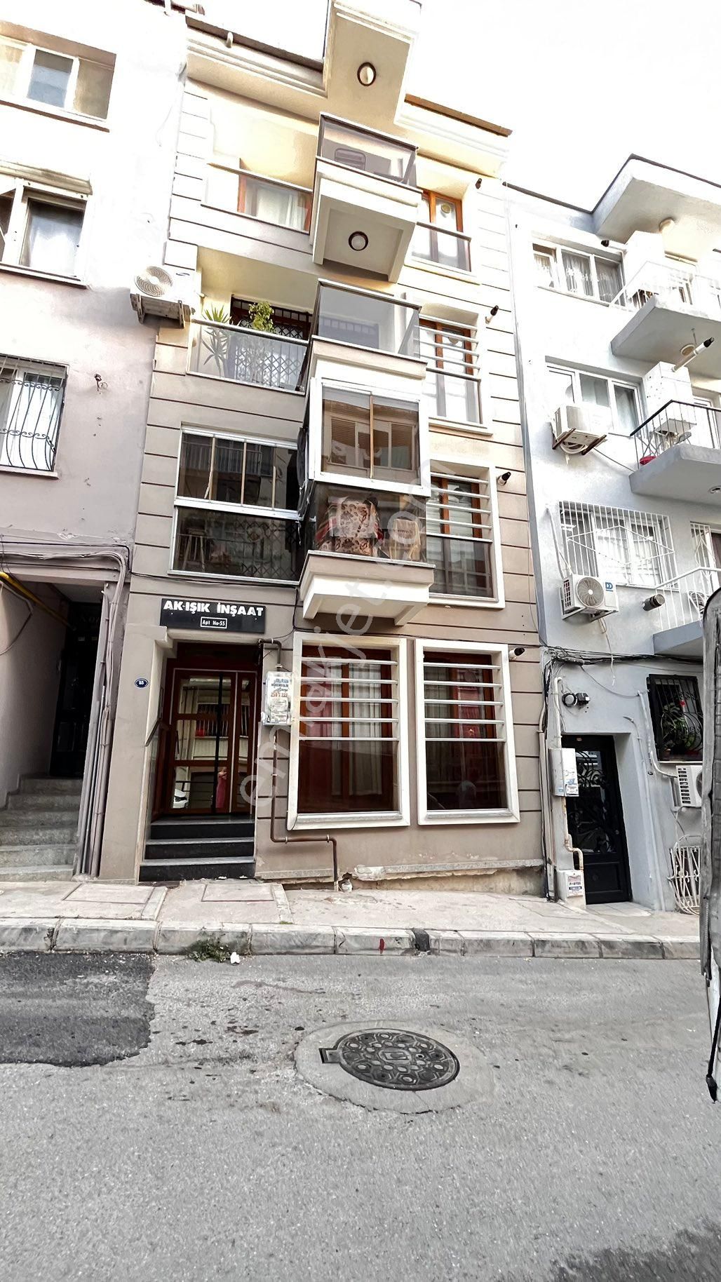 Konak Kemal Reis Satılık Daire SATILIK 1+1 TEMİZ DAİRE