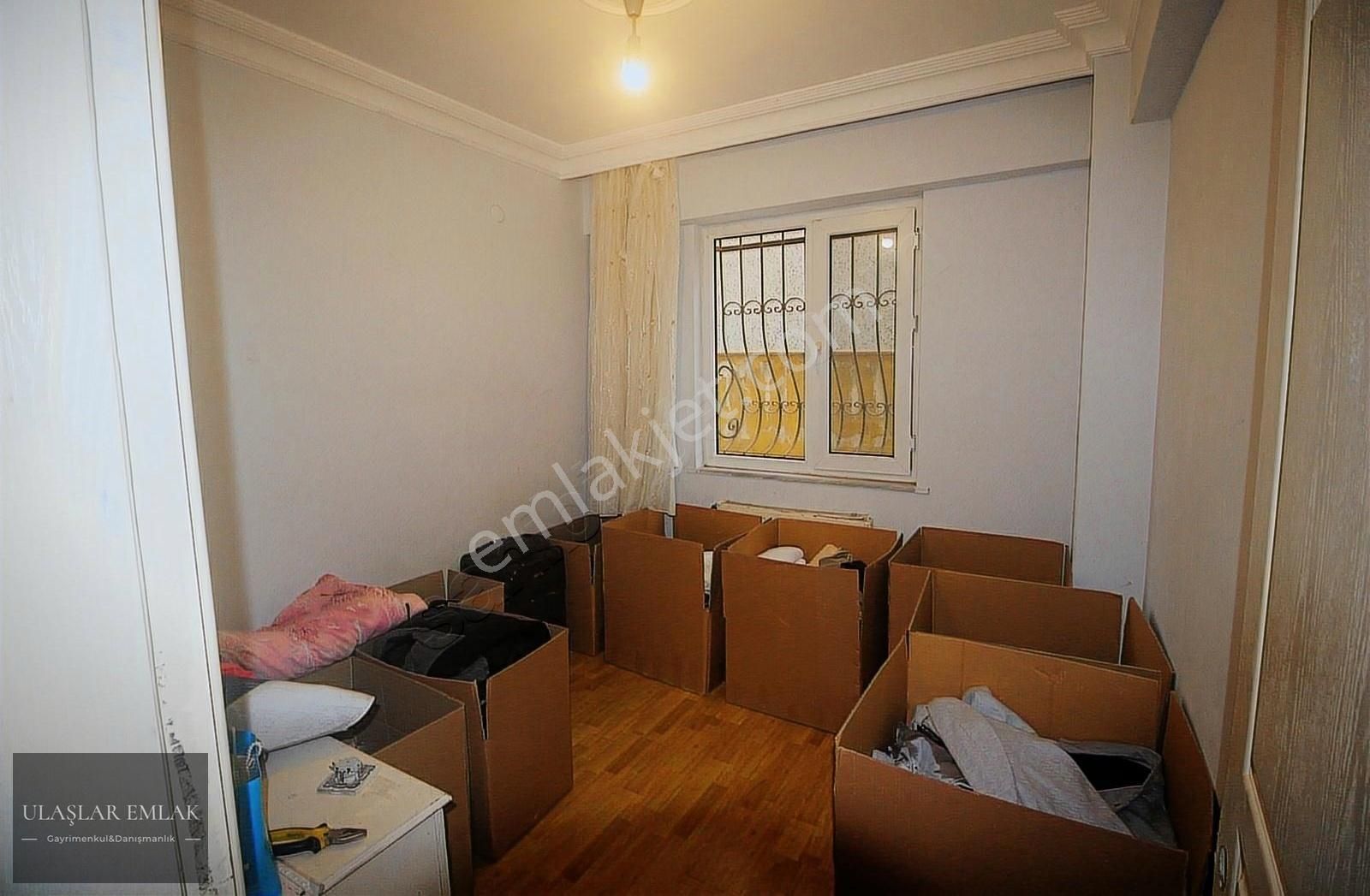 Ümraniye Site Satılık Daire FİNANS MERKEZİ VE METRONUN YANIBAŞINDA 3+1 SATILIK DAİRE