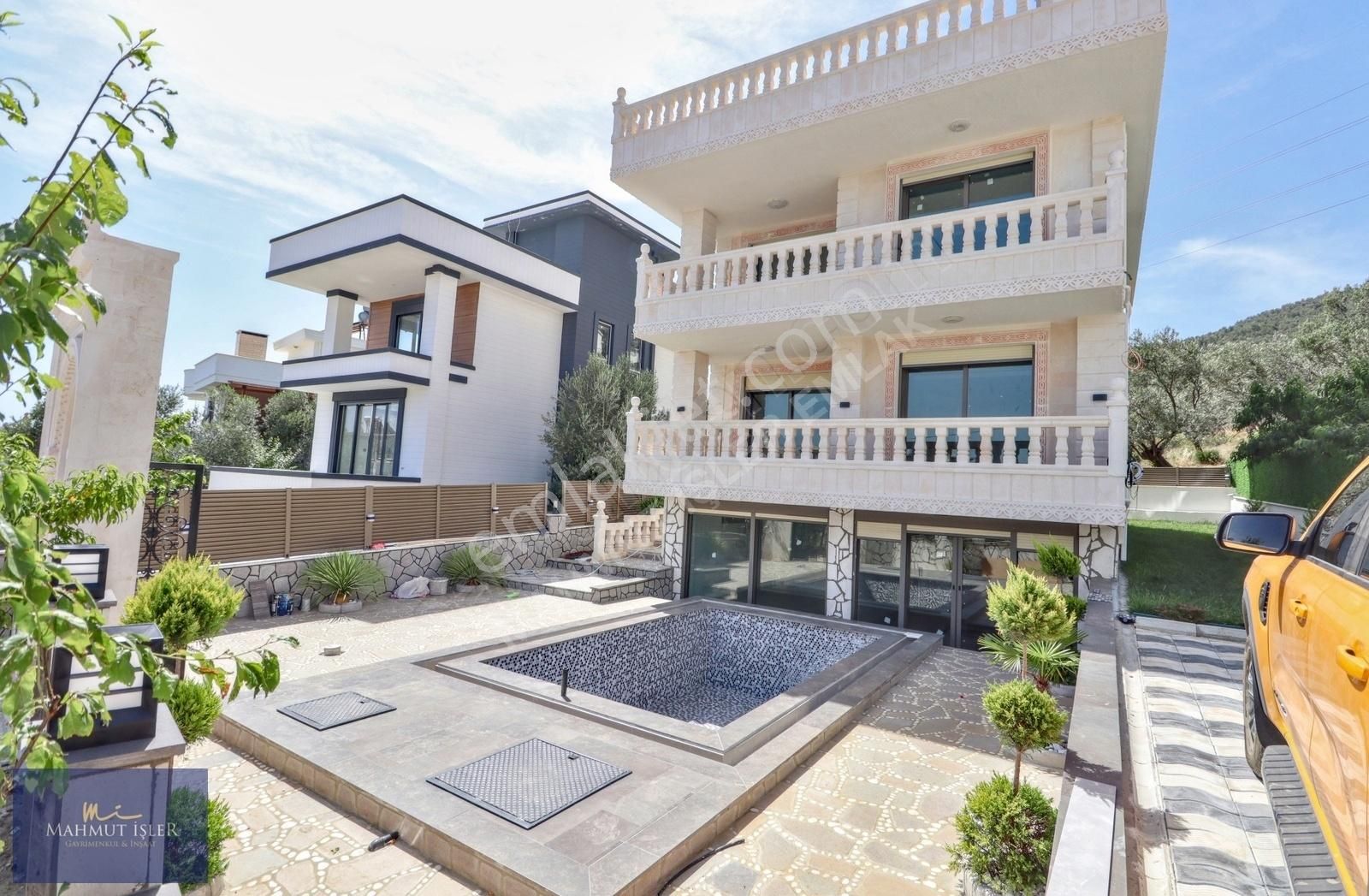 Edremit Altınoluk Satılık Villa GÜRE'DE ÖZEL TASARIM SATILIK 7+1 SÜPER LÜKS VİLLA