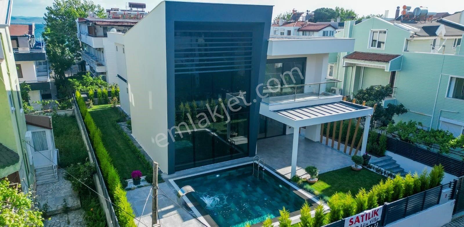 Edremit Akçay Satılık Villa  SABRİ PINARBAŞI GAYRİMENKUL'den AKÇAY'da 489m2 ARSA İÇİNDE SATILIK MÜSTAKİL VİLLA 