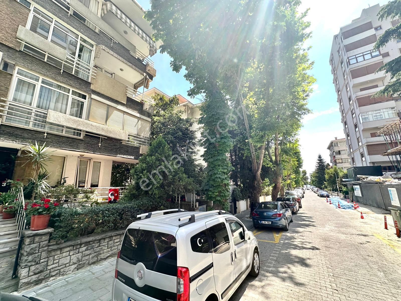 Kadıköy Caddebostan Satılık Daire  SATILIK 4+1 YATIRIMLIK DEĞERLİ KONUM