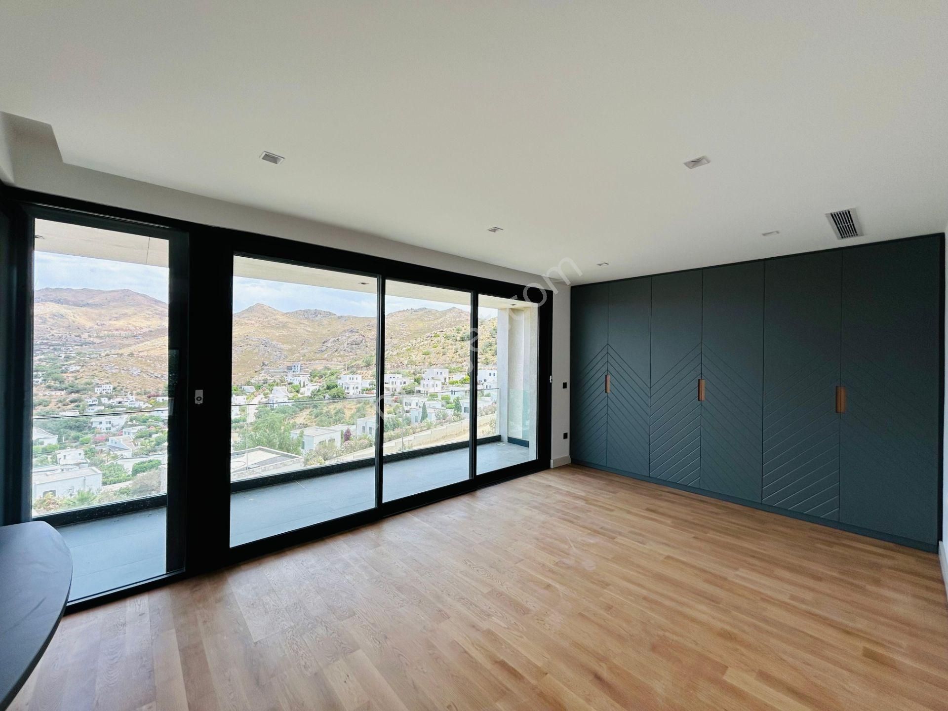 Gümüşlük'te Satılık Deniz Ve Doğa Manzaralı Tam Müstakil Villa - Görsel 18