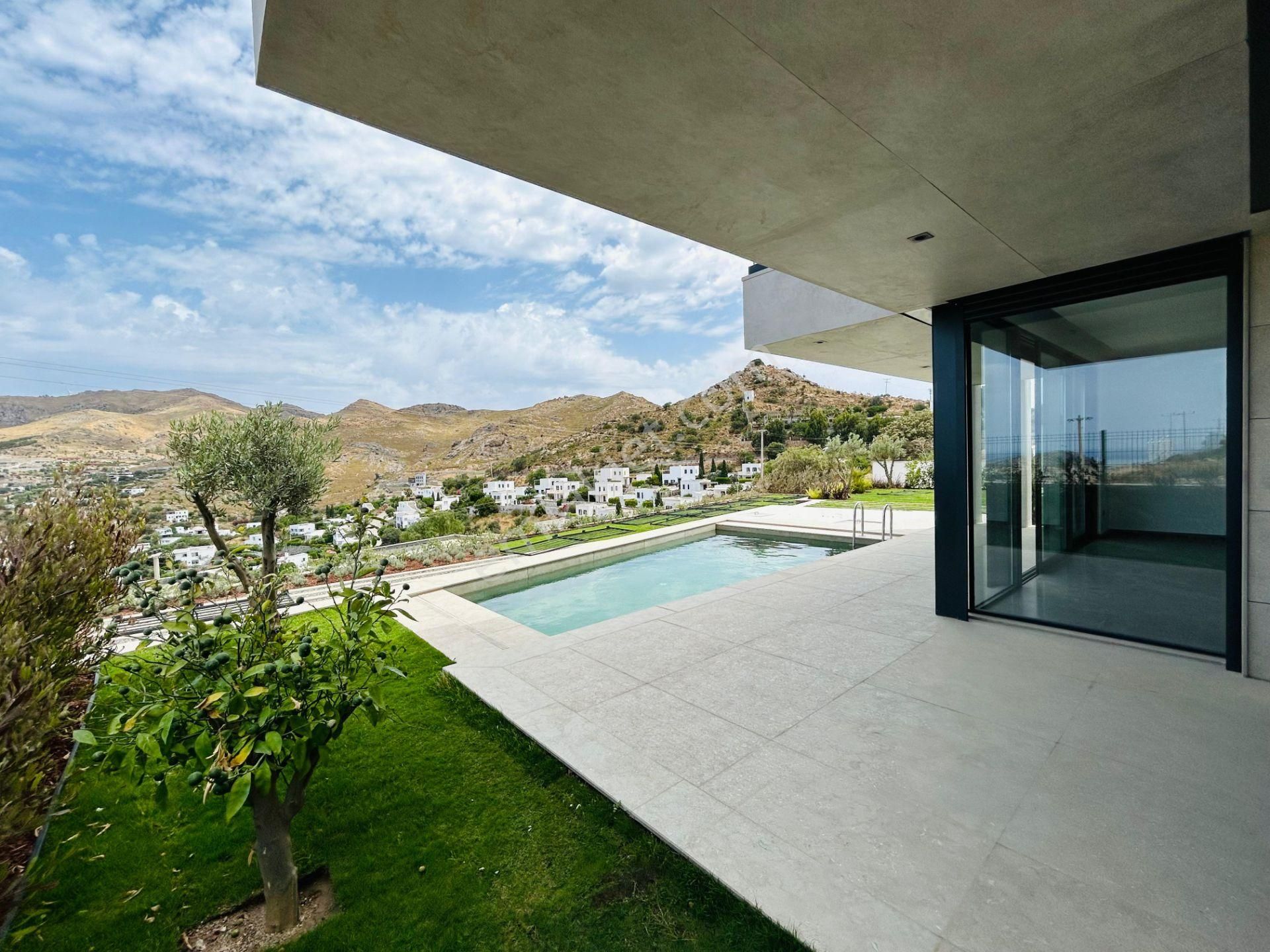 Gümüşlük'te Satılık Deniz Ve Doğa Manzaralı Tam Müstakil Villa - Görsel 6