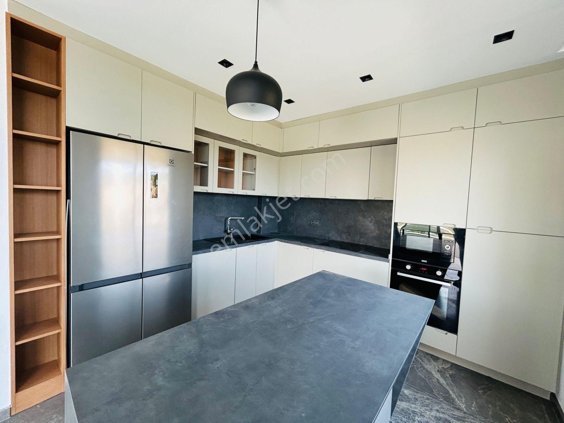 Gümüşlük'te Satılık Deniz Ve Doğa Manzaralı Tam Müstakil Villa - Görsel 14