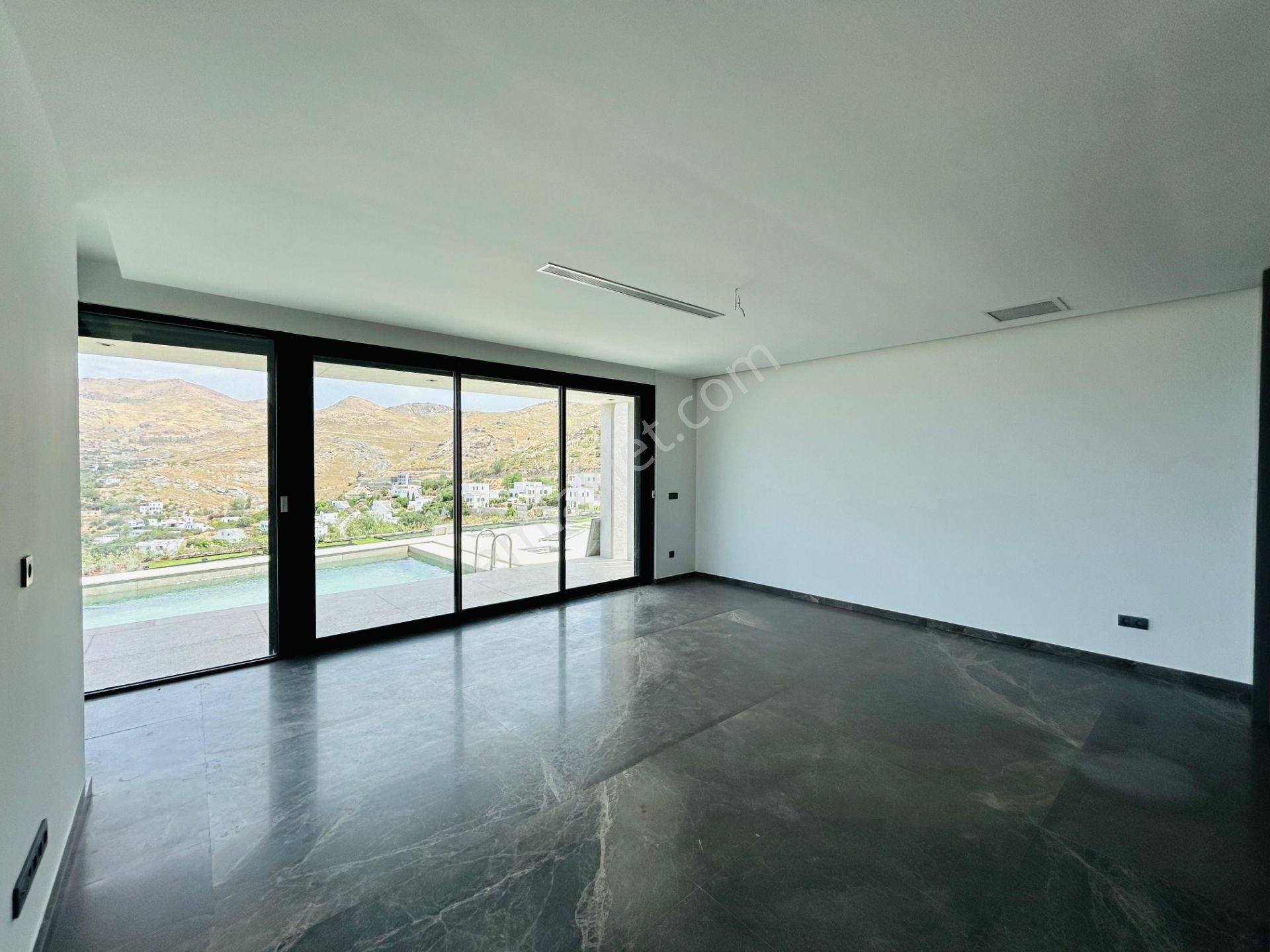 Gümüşlük'te Satılık Deniz Ve Doğa Manzaralı Tam Müstakil Villa - Görsel 11