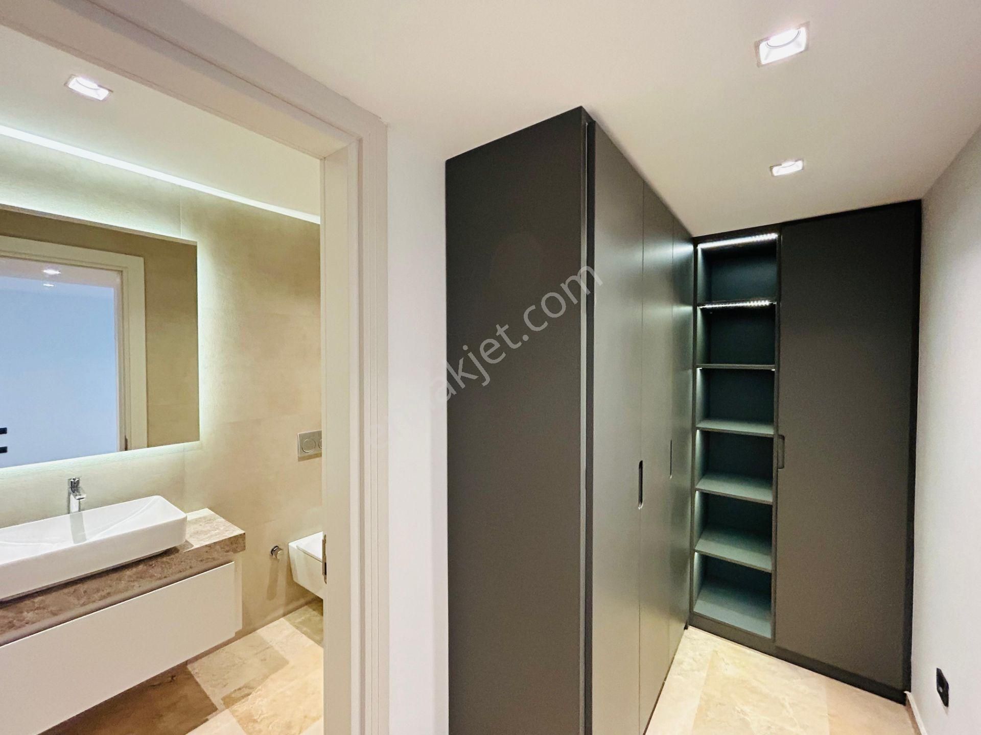 Gümüşlük'te Satılık Deniz Ve Doğa Manzaralı Tam Müstakil Villa - Görsel 24