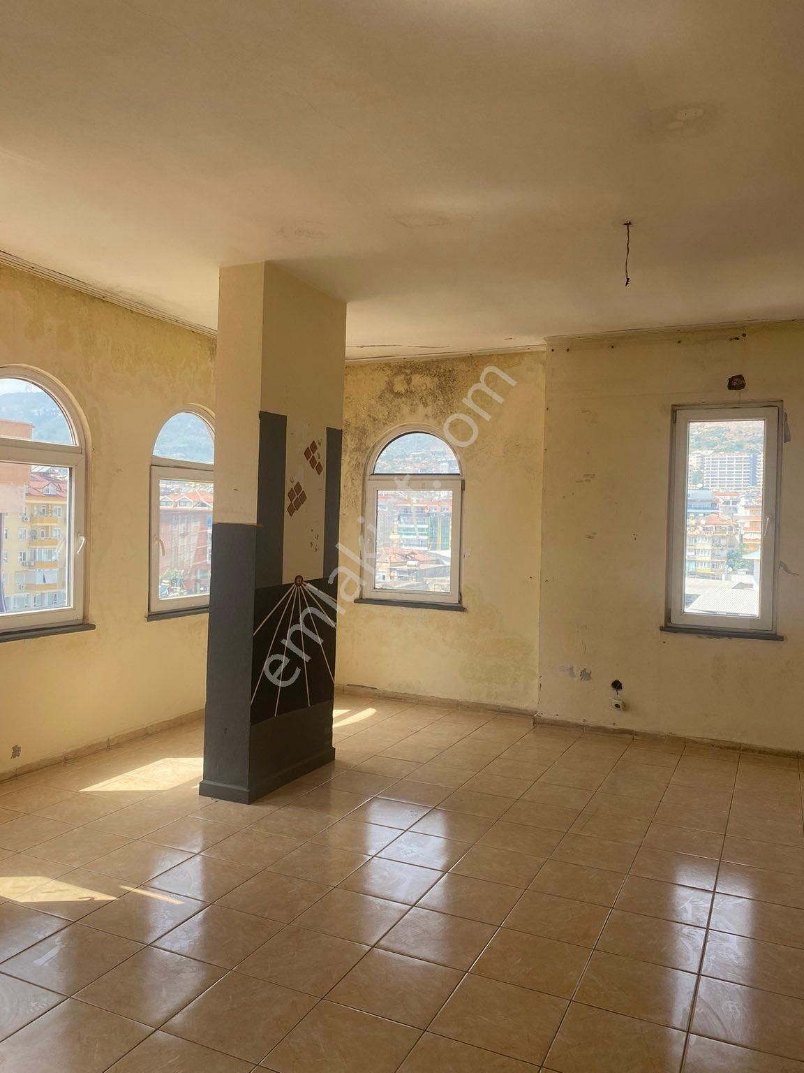 Alanya Cikcilli Kiralık Daire Cikcilli alanyum civarı 1+1 boş kiralık daire