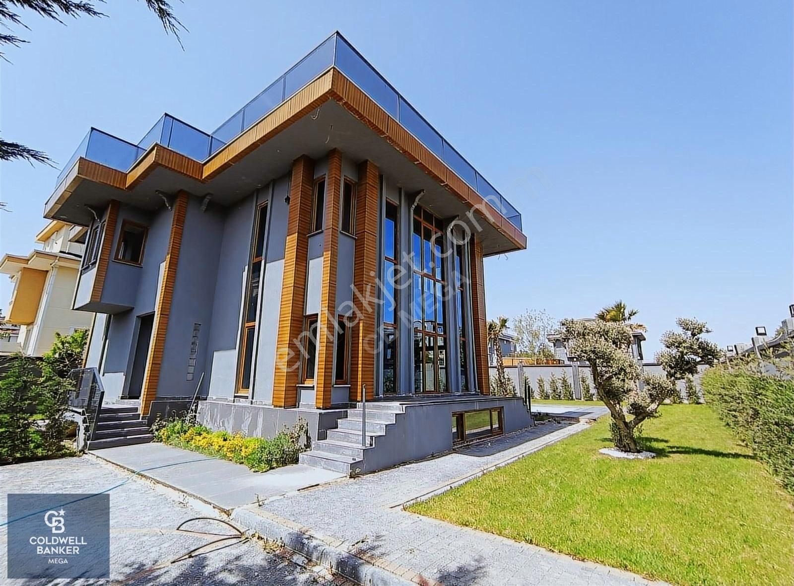 Silivri Ortaköy Satılık Villa SİLİVRİ ORTAKÖY DE 850 M2 ARSA İÇİNDE HAVUZLU 5+2 SATILIK VİLLA