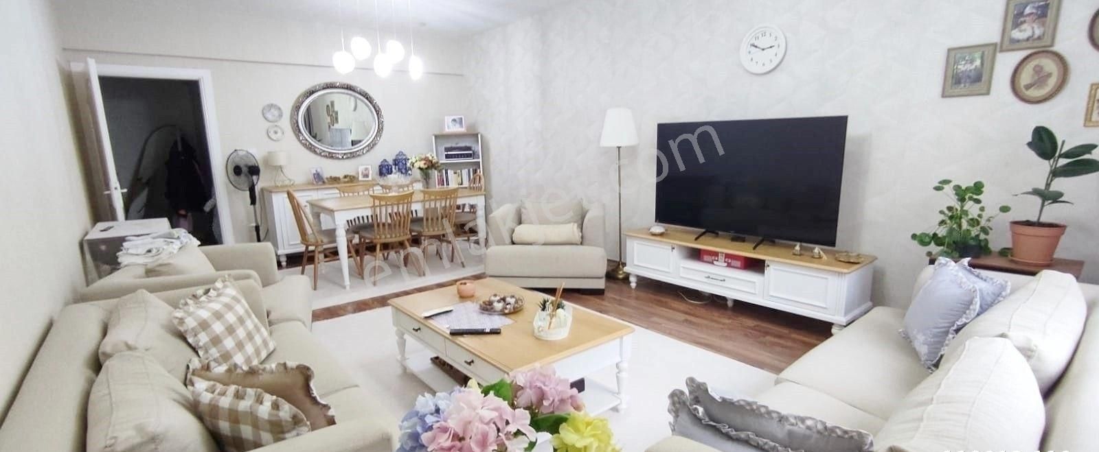 Beylikdüzü Büyükşehir Kiralık Daire Cadde İstanbul'dan Beylikdüzü Büyükşehir Mah 3+1 150 m2