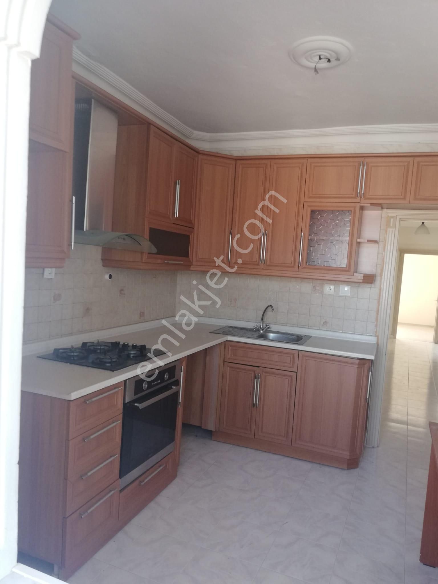 Beylikdüzü Barış Satılık Daire  BEYLİKDÜZÜ BARIŞ MAH DA 3+1 145 M2 SATILIK DAİRE