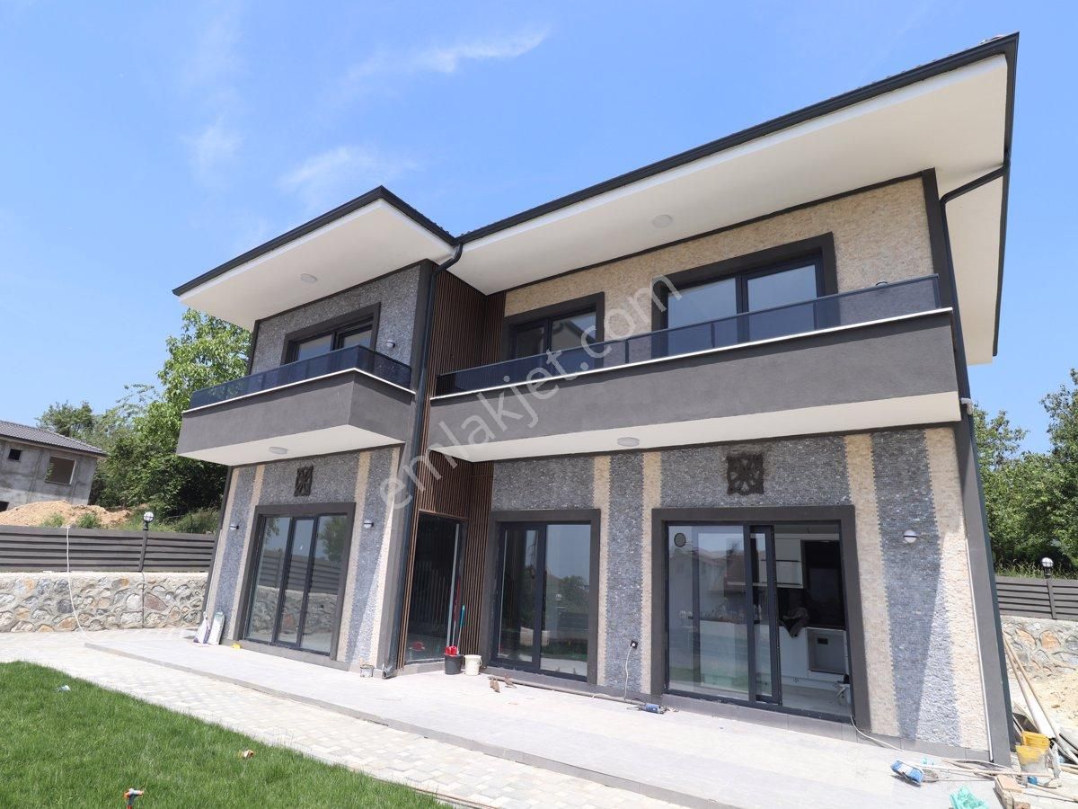 Kartepe Uzuntarla Satılık Villa Kartepe Uzuntarla Yeşiltepe Muhteşem Manzaralı 4+1 Satılık Villa