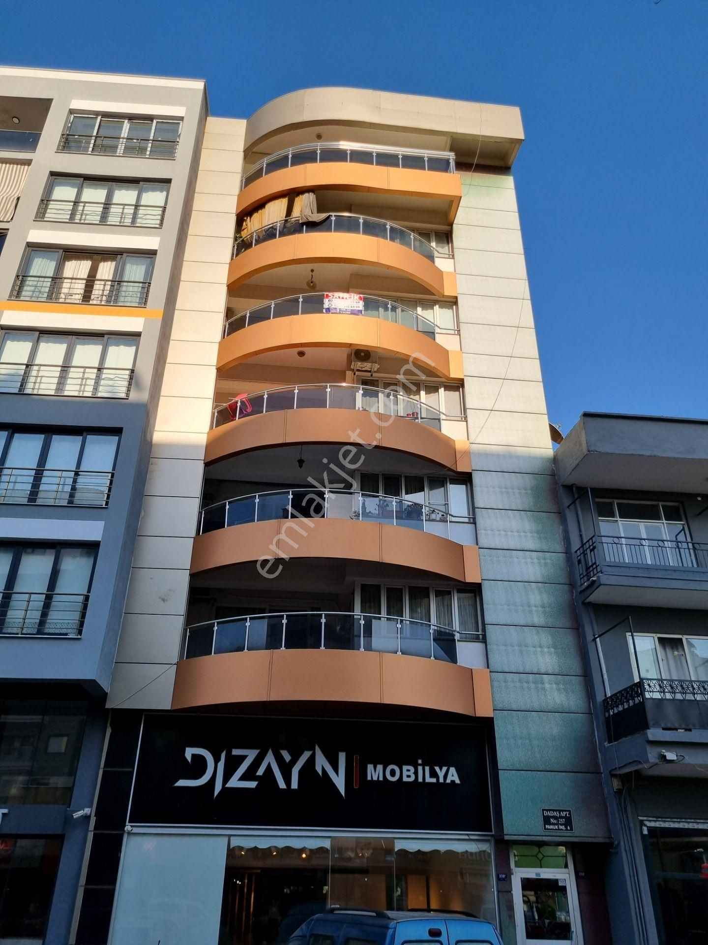 Nazilli Cumhuriyet Satılık Daire  CUMHURİYET MAH.'DE HÜRRİYET CADDESİ ÜSTÜNDE ARA KAT 4+1 SATILIK FIRSAT DAİRE