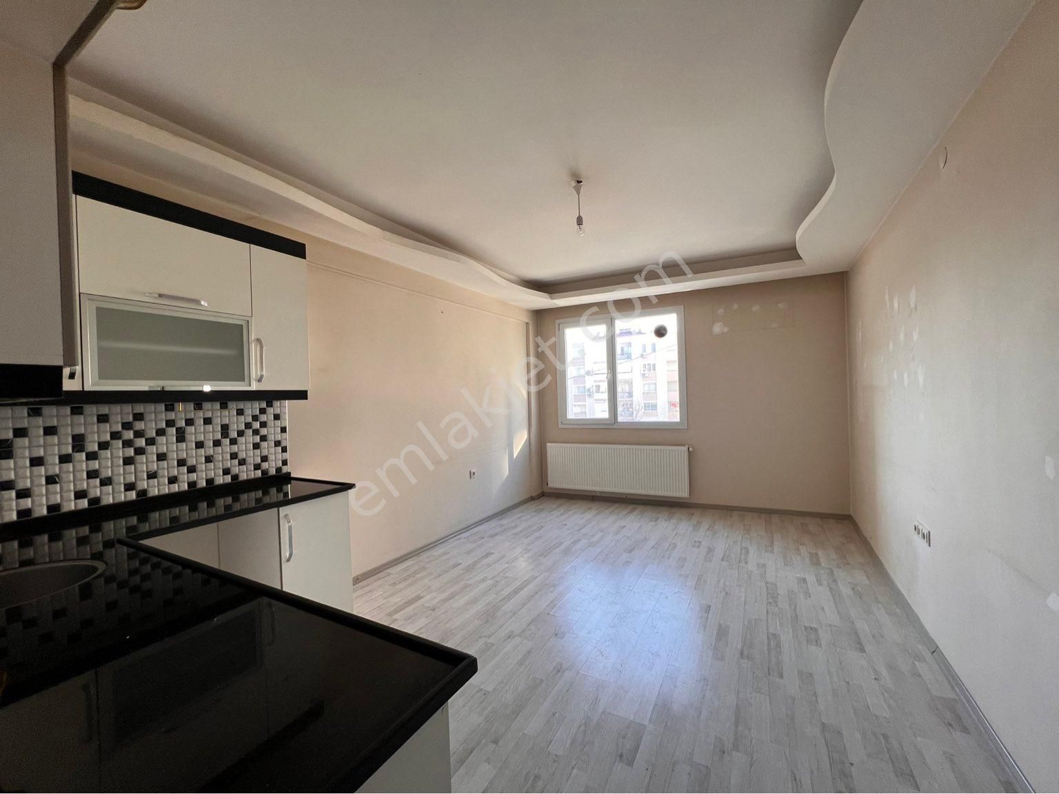 Buca Yıldız Satılık Daire  BUCA YILDIZ MAH KADIN DOĞUM YAKINI 2+1 80M2 DGAZLI SATILIK DAİRE