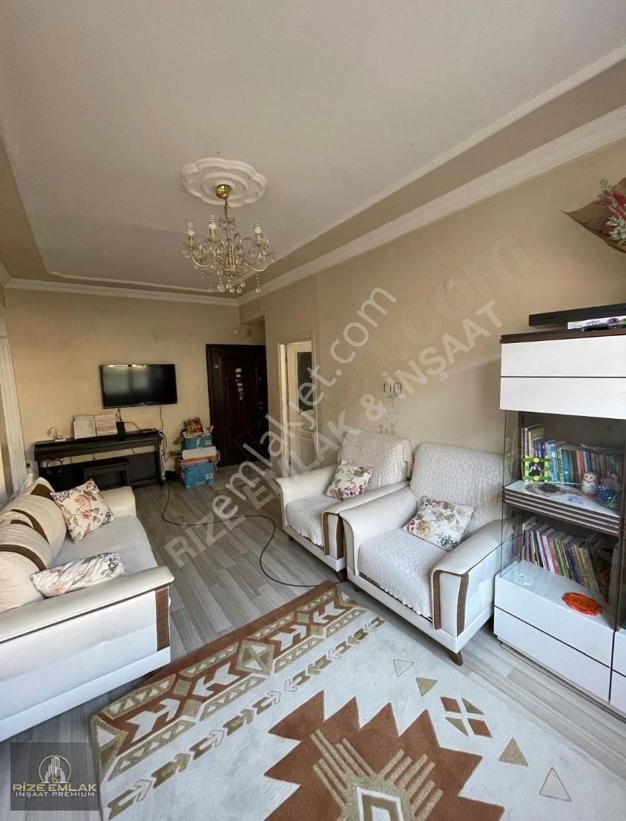 Rize Merkez Tophane Satılık Daire TOPHANE MAHALLESİ YATIRIMLIK FIRSAT DAİRE !!