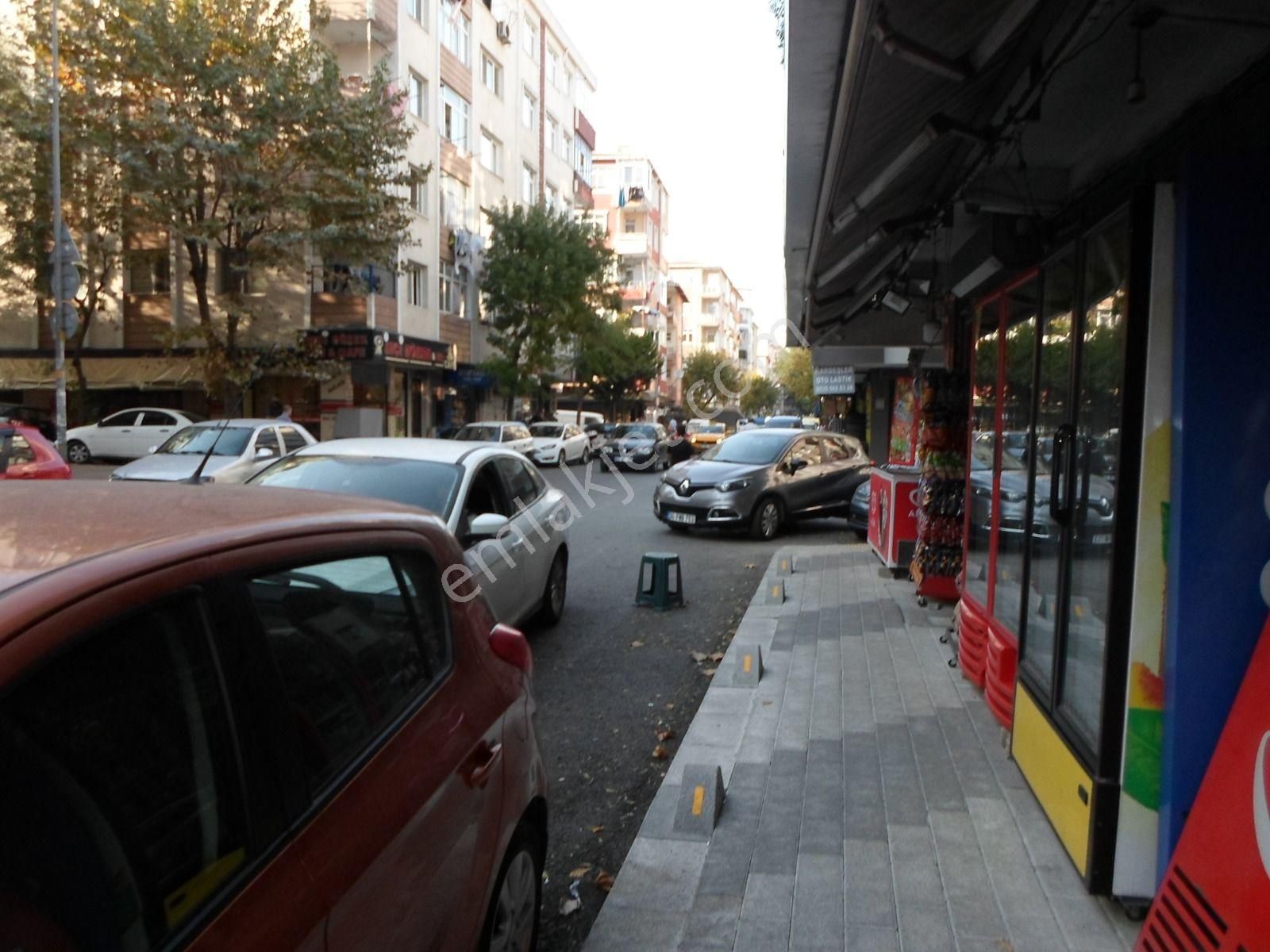 Bahçelievler Soğanlı Satılık Dükkan & Mağaza  Umut caddesi üzerinde işlek yerde düz giriş 20 m2 krediye dükkan