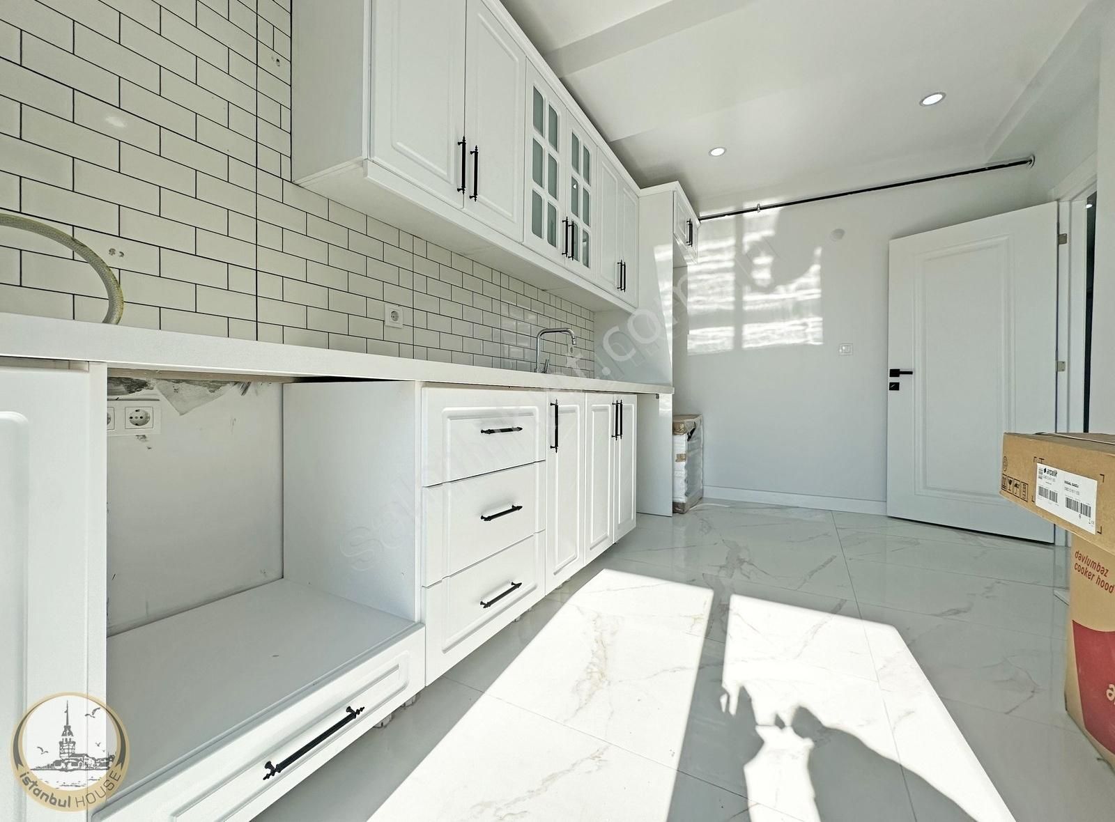 İstanbul House'dan, Butik Sitede, Otoparklı, Lüks 3+1 - Görsel 12