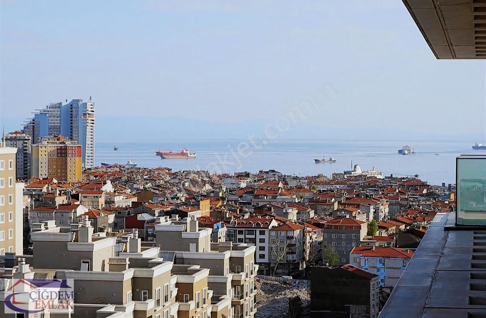 Zeytinburnu Sümer Satılık Residence The İstanbul Residence Kir ve Satış Ofisinden 1+1 DENİZ MANZARA