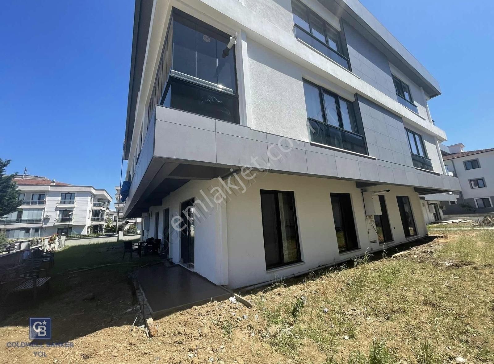 Yalova Merkez Adnan Menderes Satılık Daire YALOVA MERKEZDE,HAVUZLU SİTE İÇERİSİNDE, 2+1 SATILIK DAİRE