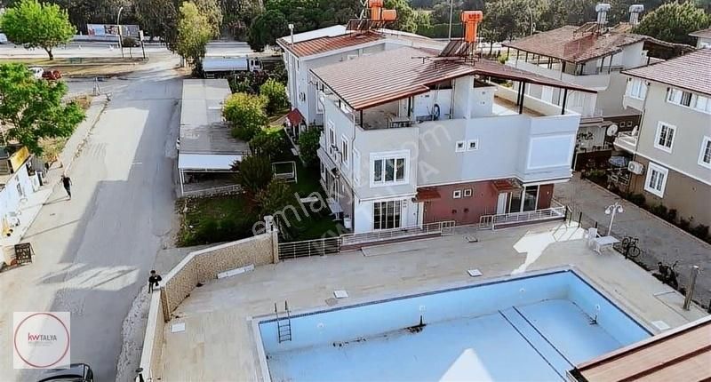 Serik Belek Satılık Villa ANTALYA BELEK'TE PLAJA 750M HAVUZLU SİTEDE SATILIK 3+1 VİLLA