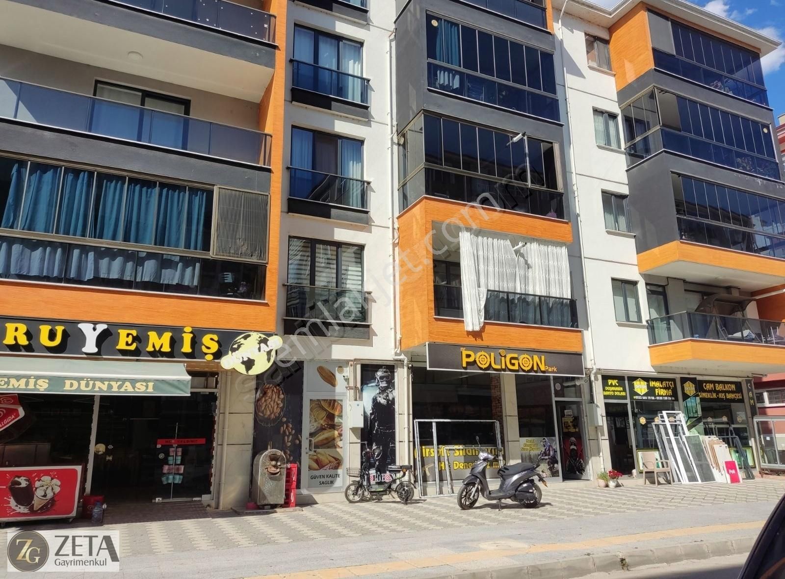 Osmancık Yeni Satılık Daire YENİ MAHALLE'DE CADDE ÜZERİ 3+1 GENİŞ DAİRE