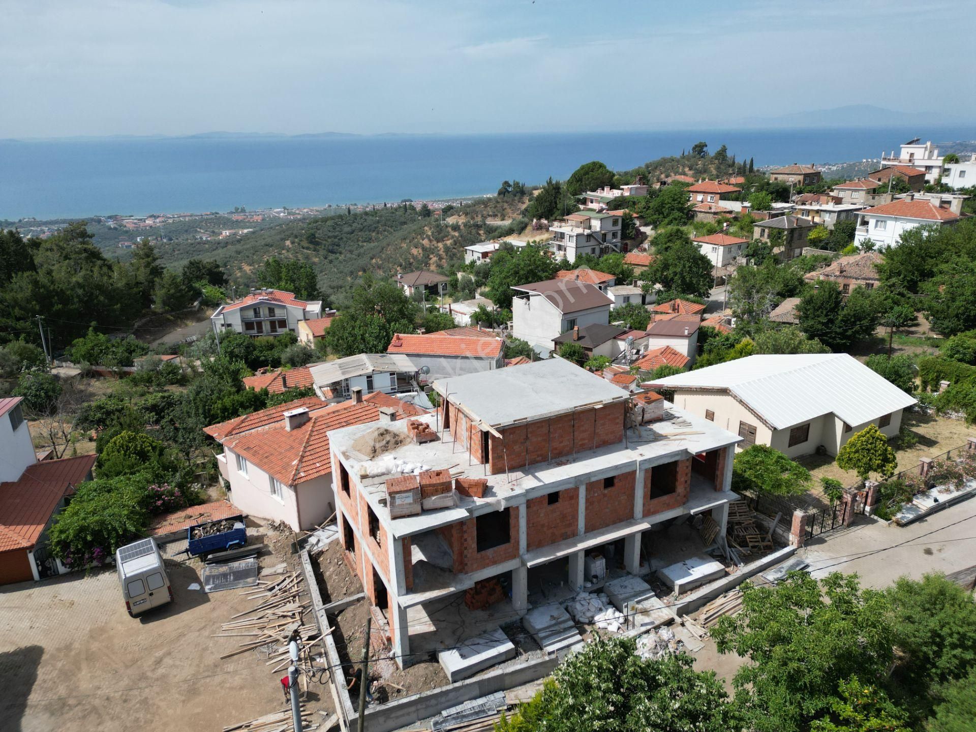 Edremit Altınoluk Satılık Villa Altınoluk İlkbahar'dan Deniz Manzaralı Huzurlu Projeden 160m2 Müstakil Bahçeli Villalar