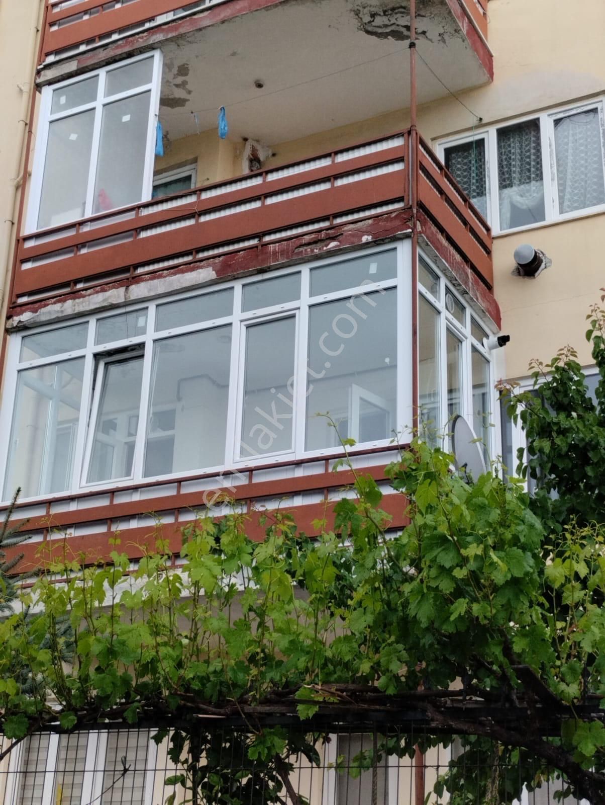 Yalova Armutlu Site İçerisinde Satılık Daire  YALOVA-ARMUTLU'DA SİTE İÇİ  FULL EŞYALI DAİRE