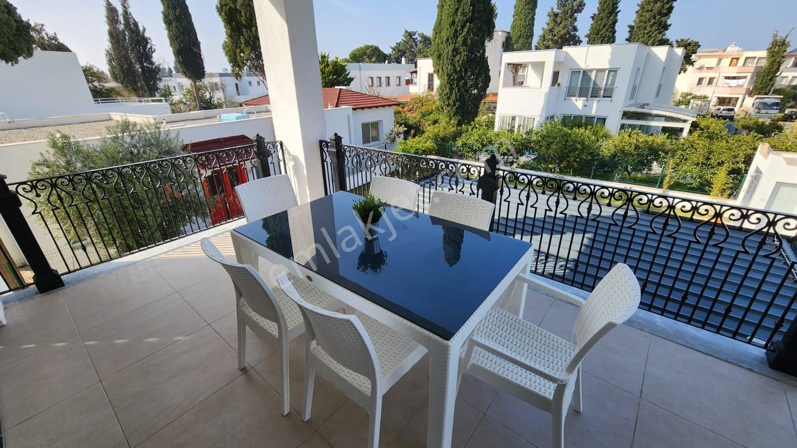 Bodrum Turgutreis Kiralık Daire TURGUTREİS MERKEZ DE KEYİFLİ EŞYALI KİRALIK DAİRE 