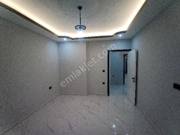 Tam Bağımsız 1 Oda Alt Katta - Görsel 9