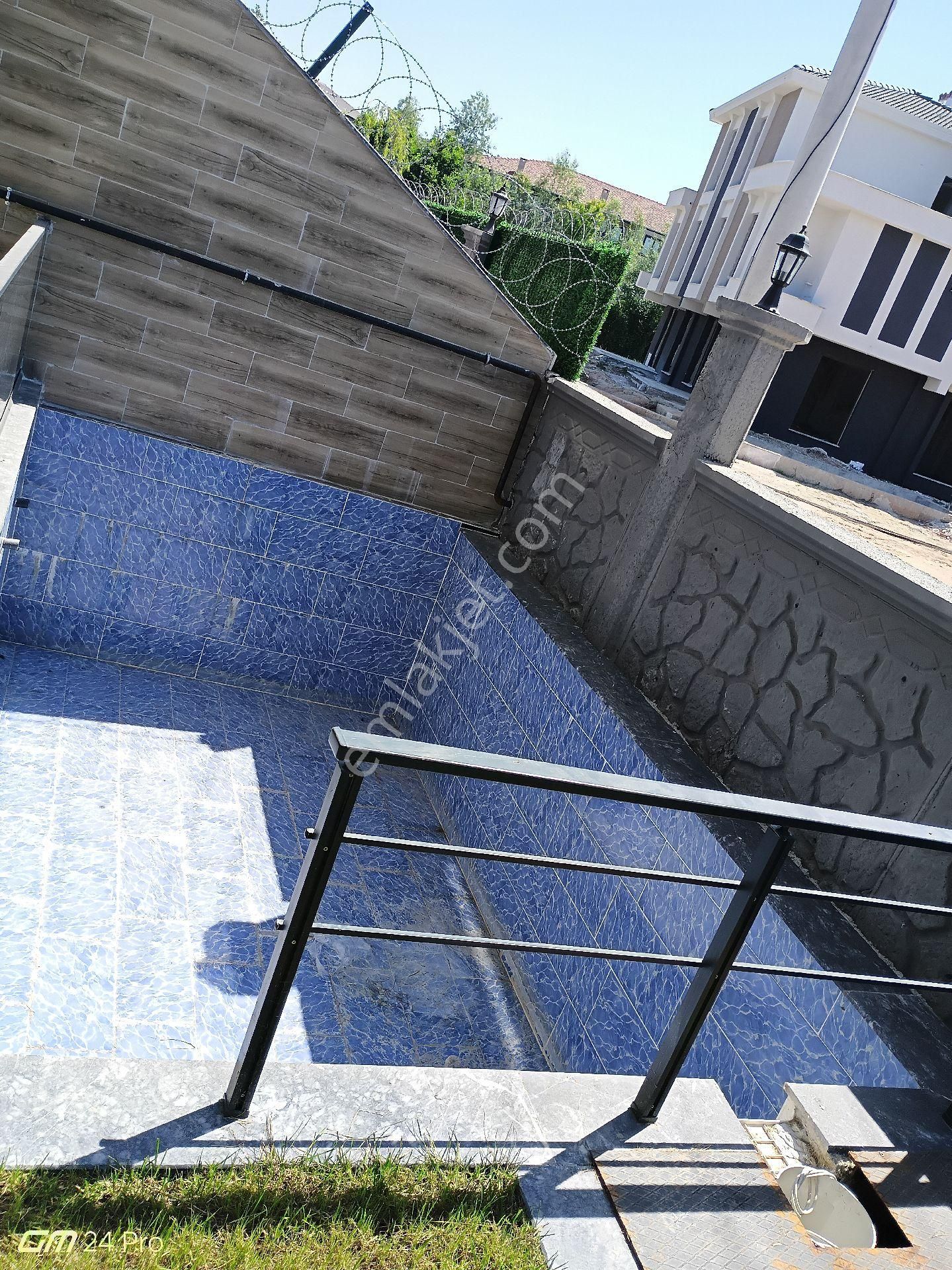 Satılık Havuzlu Lüks Tripleks Villa - Görsel 32