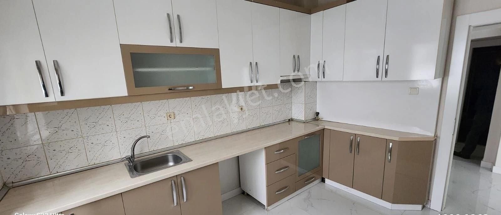 Çankaya Emek Satılık Daire EMEK'TE SATILIK 3+1 Y.GİRİŞ FULL YAPI BOŞ.KOMBİLİ.ÖN CEPHE.OTOPARKLI