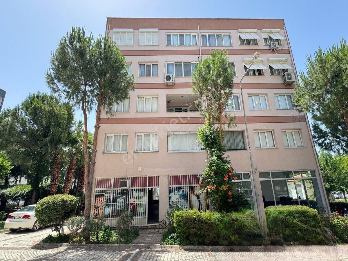 Menemen 30 Ağustos Satılık Dükkan & Mağaza İzmir Menemen Kent2  Emek 1 sitesinde 140 m2, Boş Satılık Dükkan