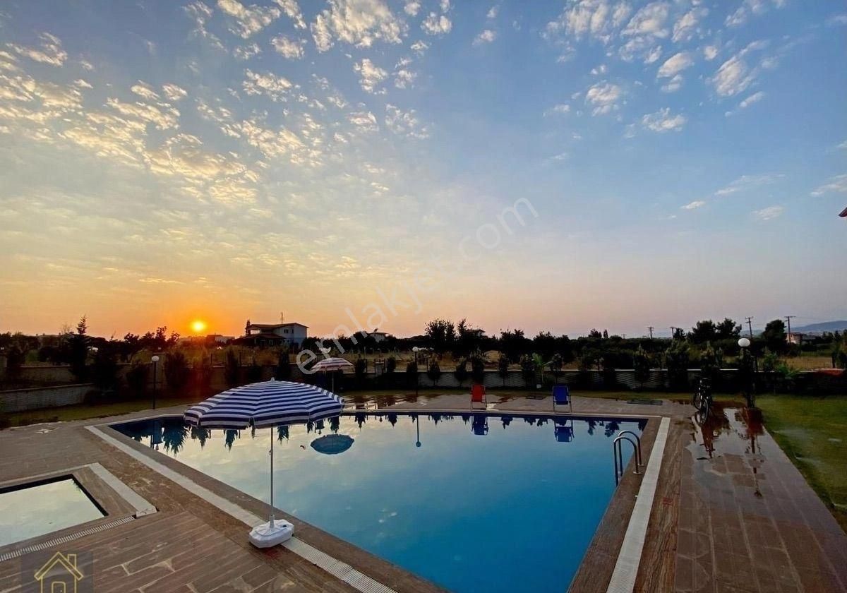 Kuşadası Güzelçamlı Satılık Villa Kuşadası Güzelçamlıda 3+1 Sıfır Havuzlu Sitede Yazlık Villa