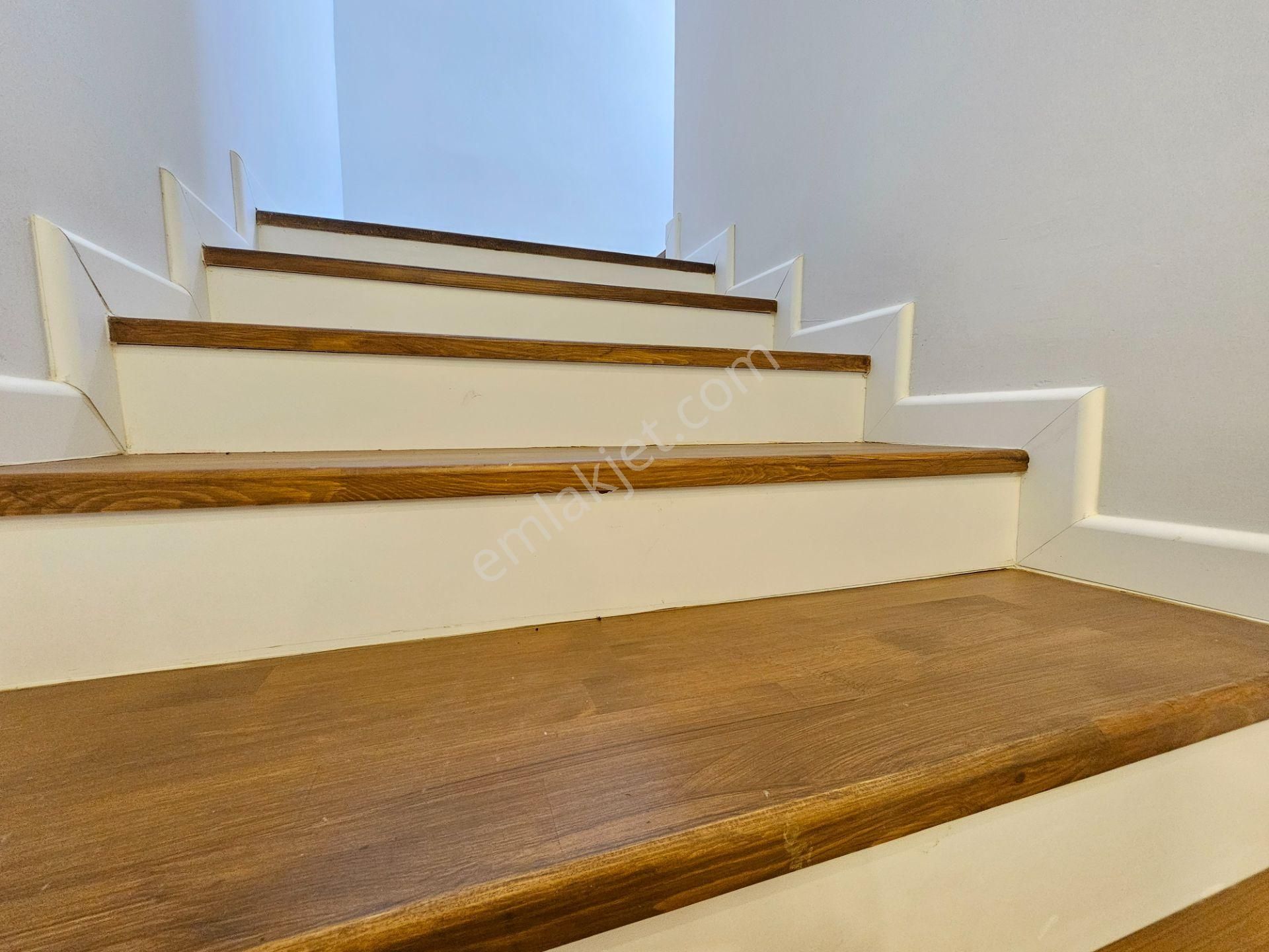 Eu Gayrimenlulden Balıkesir Edremit Güre'de Asansörlü Yerden Isıtmalı 5+1 Villa - Görsel 11